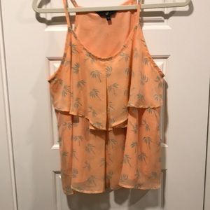 Flouncy and feminine 🌴